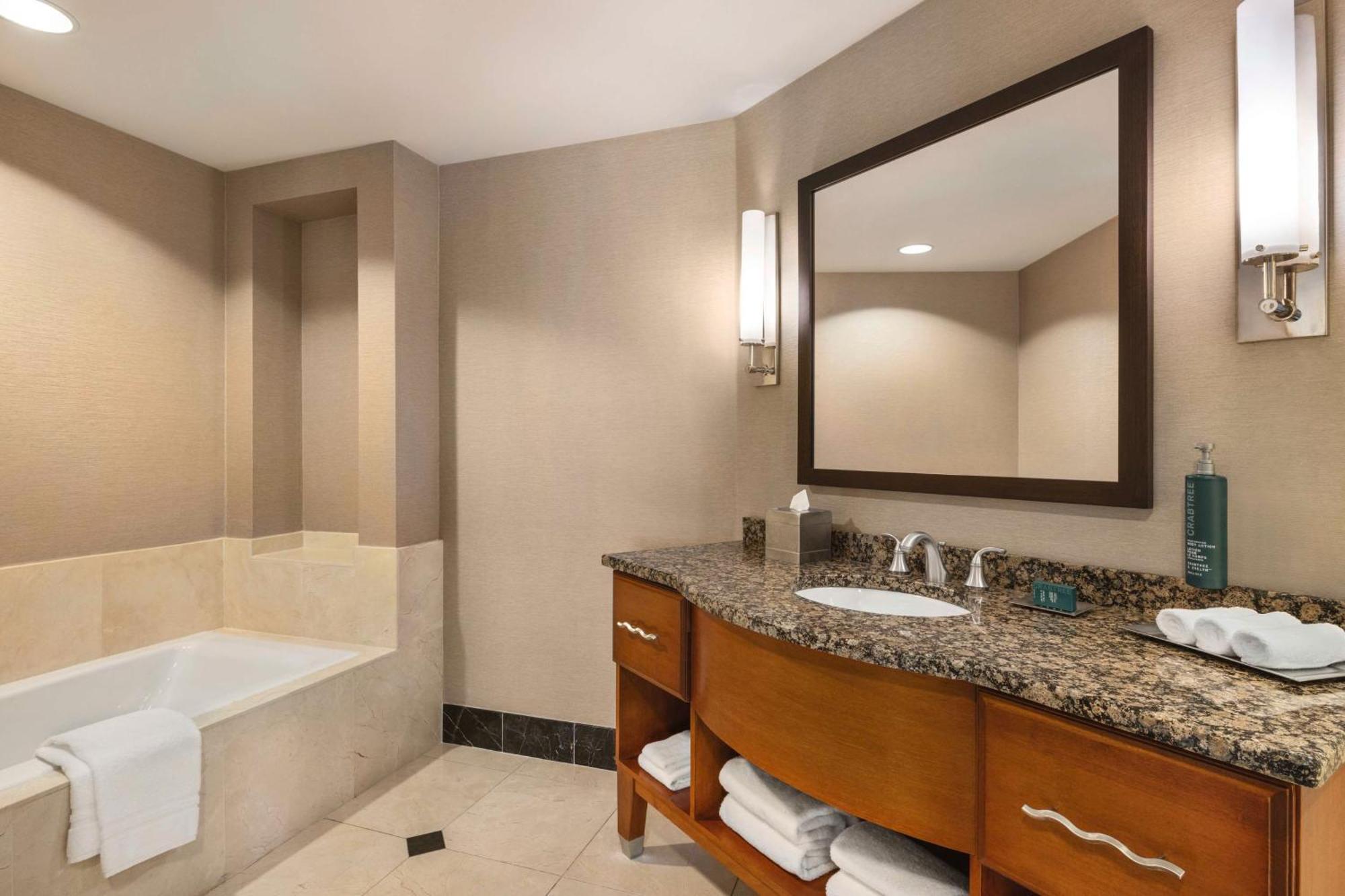 Hilton Philadelphia City Avenue Dış mekan fotoğraf